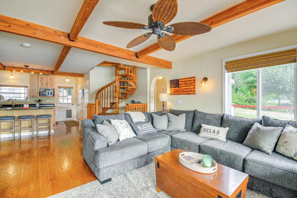 Bayfront Home with Private Beach in Vaughn!